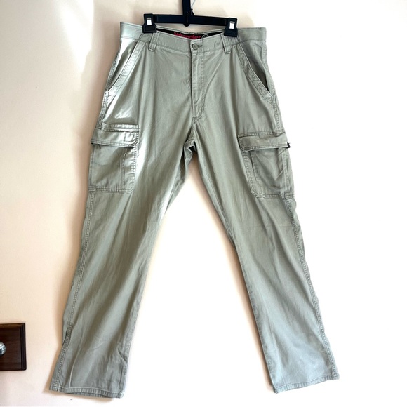 Wrangler Pants Men's size 36x34, All Terrain Gear, Khaki Work Pants - Picture 1 of 8